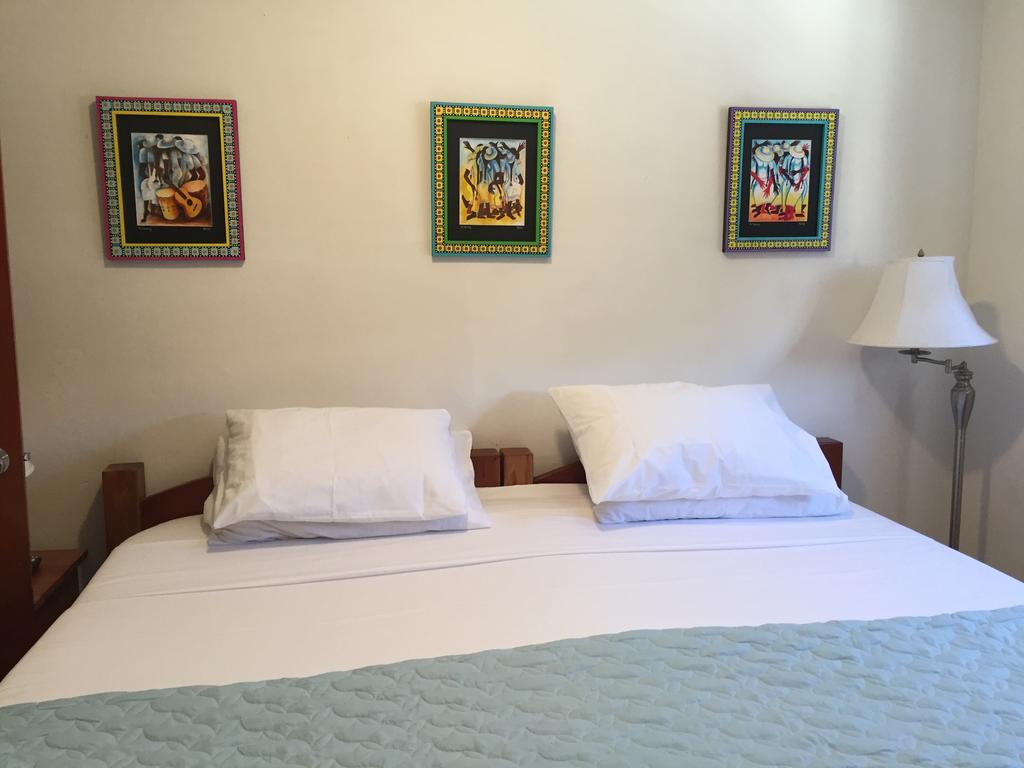 Seaside Villas Caye Caulker Exterior photo